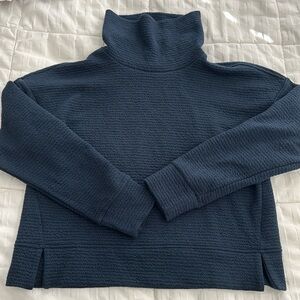 Calia brand funnel neck pullover size M